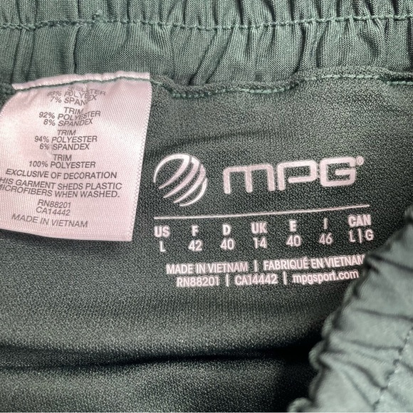 MPG Shorts Womens Large Running Fitness Exercise Active Lifestyle Activewear - Picture 2 of 4